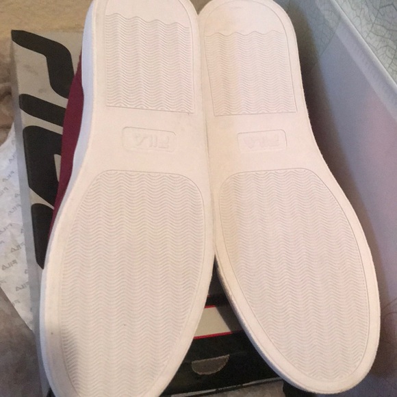 I’m selling the nice brand new filas - Picture 2 of 2